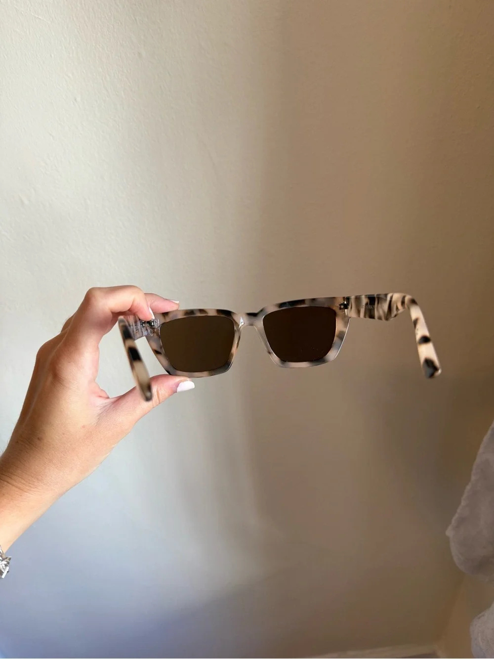 aerie Tortoise Cat-Eye Sunglasses - Brown/Beige